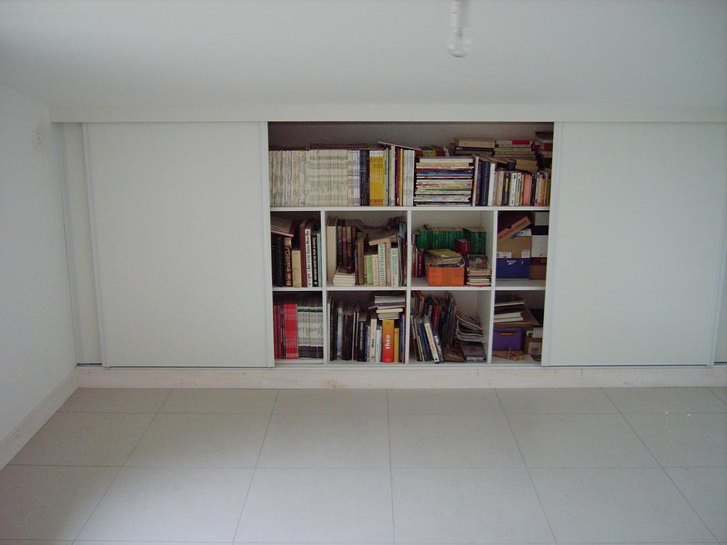 Bibliothèque sous comble