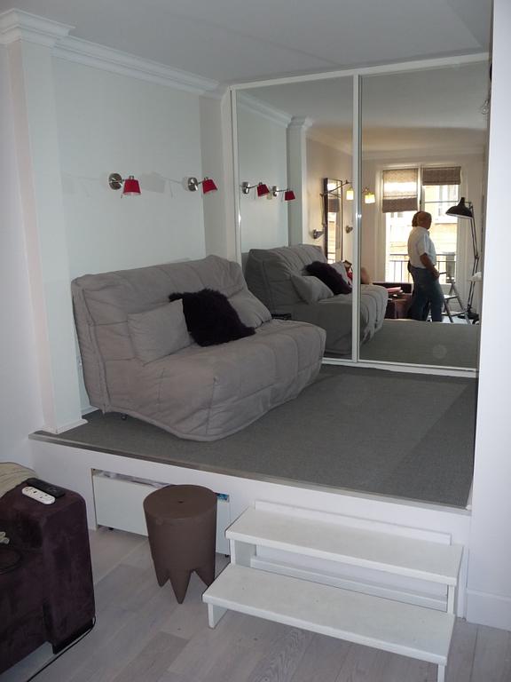 Estrade avec rangement