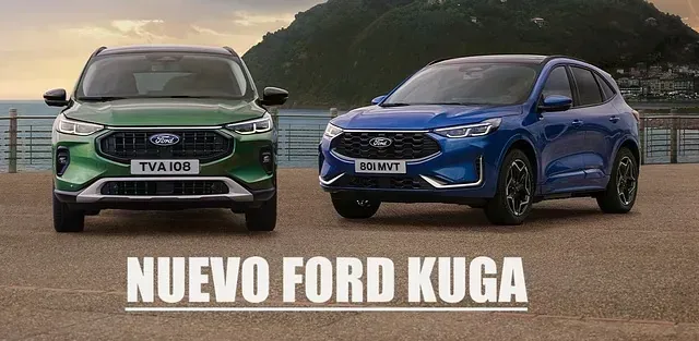 Un Ford Kuga verde y uno azul están aparcados uno al lado del otro.