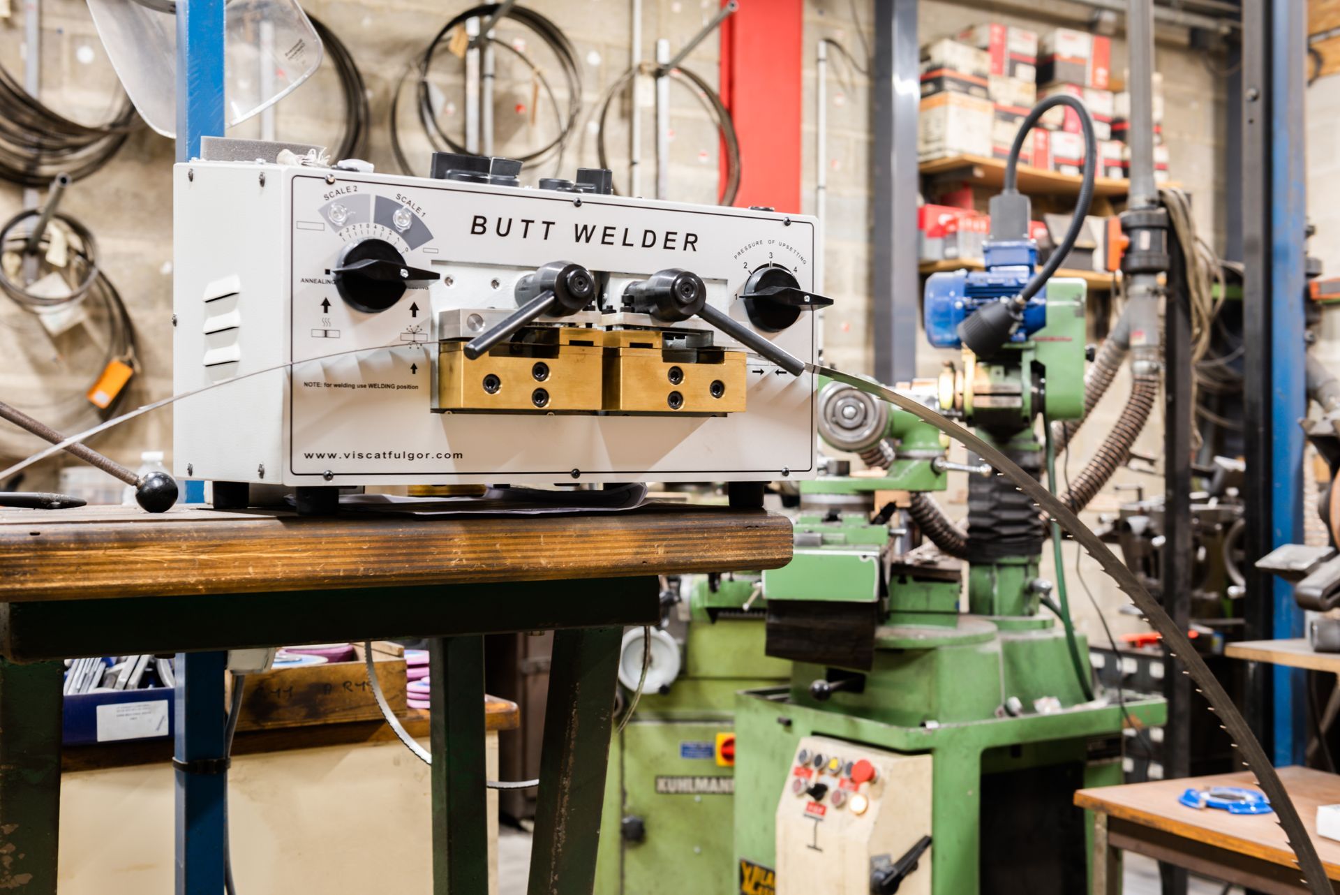 Machine de fabrication de fer pour machine à bois