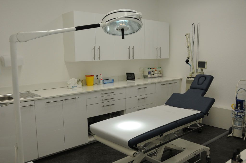 Behandlungszimmer in Praxis von Dr. med. S. Hassam