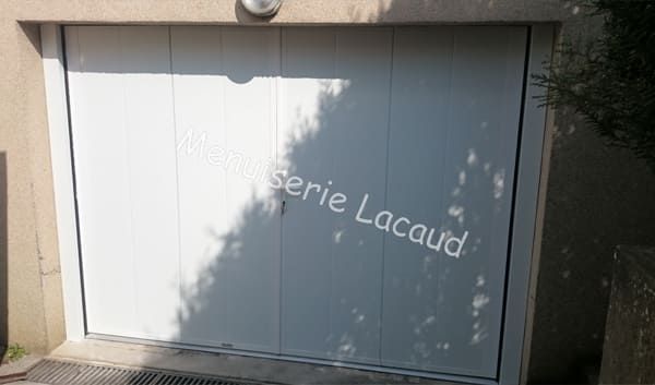 Porte de garage blanche