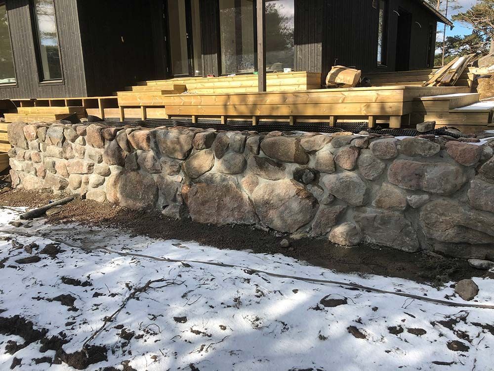 luonnonkivimuuri