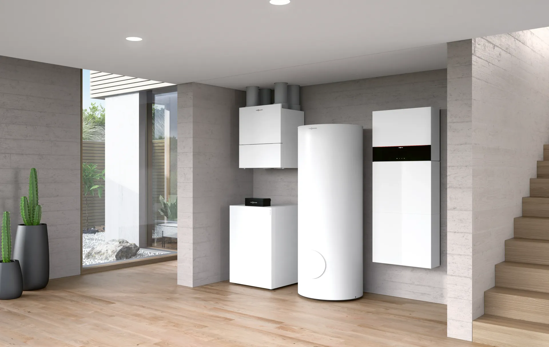 Ein Mann in Schutzkleidung benutzt an einem sonnigen Tag ein Tablet in der Nähe von Solarmodulen und Windkraftanlagen.