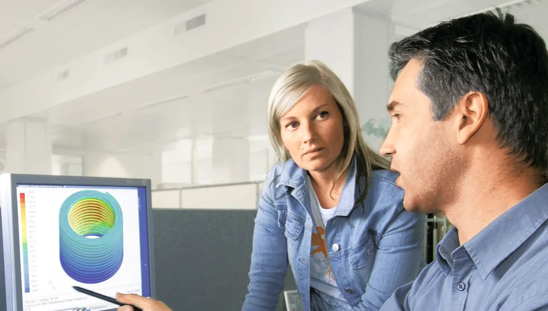 Familie und e-Systeme AG, mit Pfeilen, die auf verschiedene Fachleute zeigen, Produkthersteller, Elektriker, Gärtner.