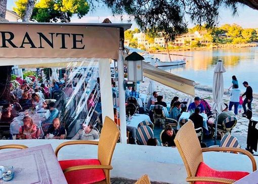Un restaurante con un cartel que dice 'rante'
