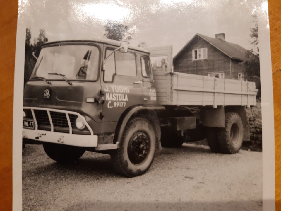 Kuljetusliike Juhani Tuomi Oy
