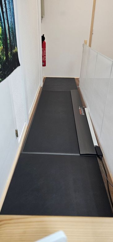 Une plateforme de marche orthopédique.
