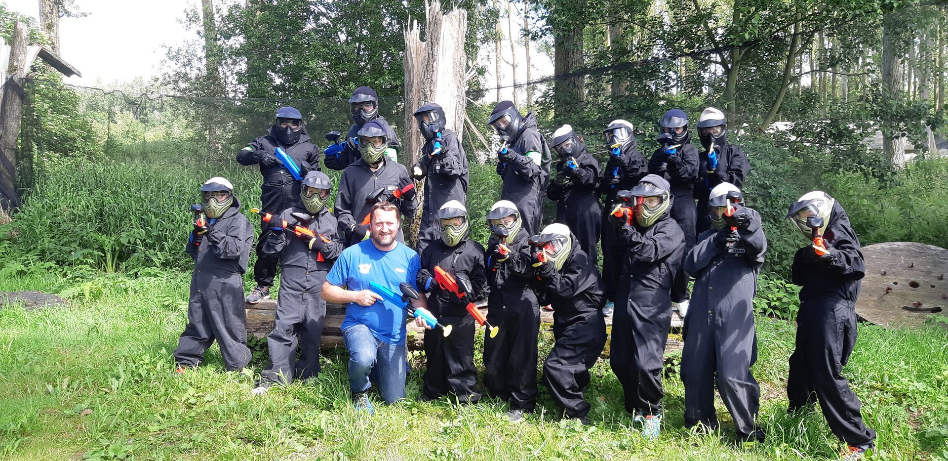 Photo groupe paintball pour enfants