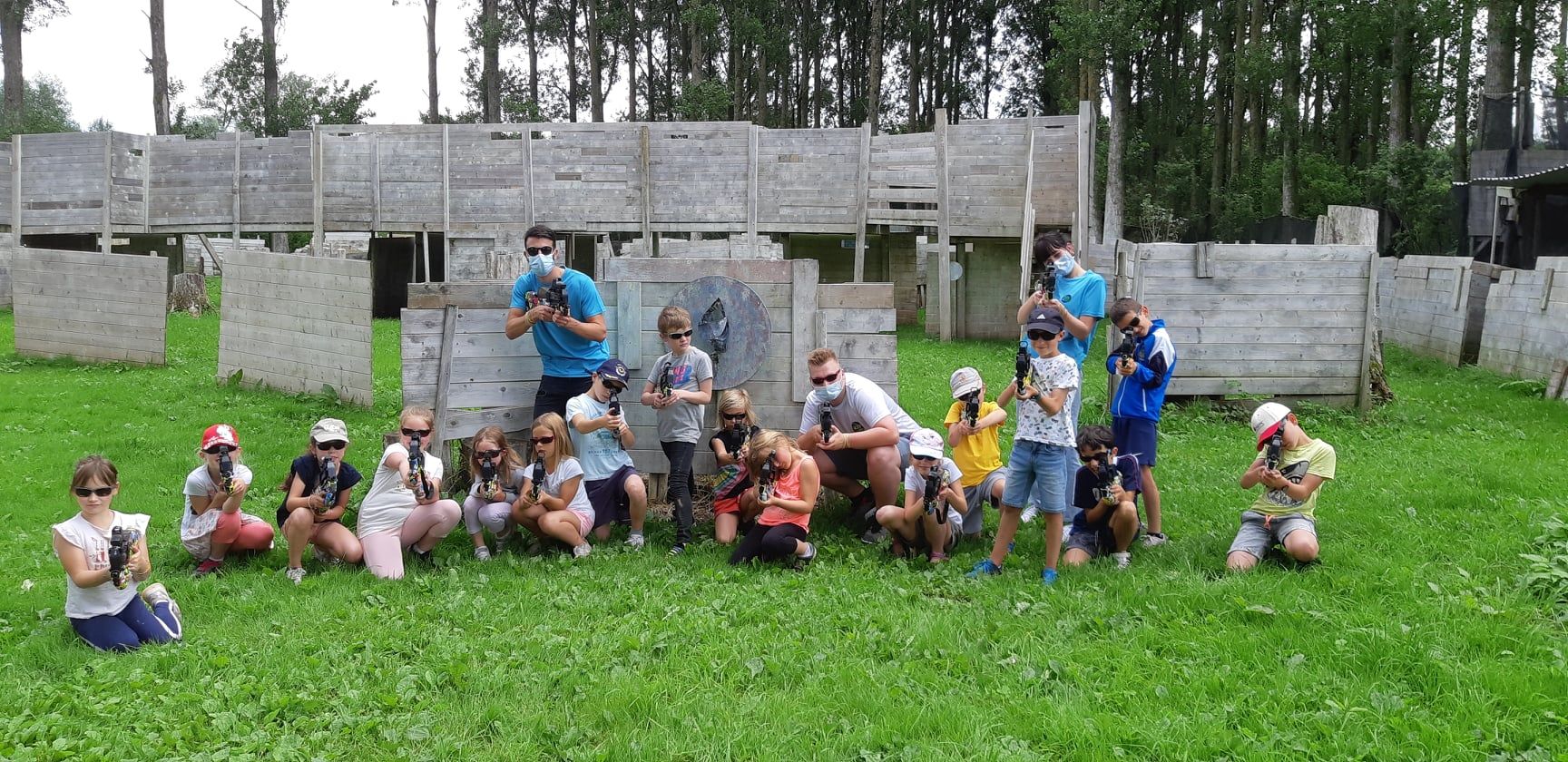 Photo groupe paintball enfants