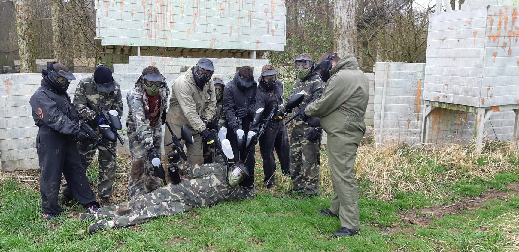 Photo groupe partie de paintball
