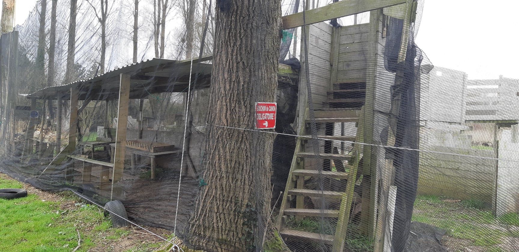 Zone sécurisée d'un terrain de paintball