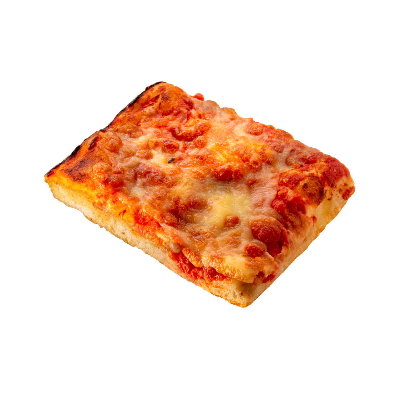 Une seule part rectangulaire de pizza au fromage avec de la sauce tomate sur fond blanc.