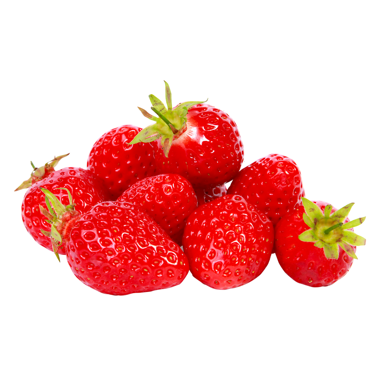 Un petit tas de fraises mûres, d'un rouge vif, avec des tiges vertes feuillues, sur un fond blanc.
