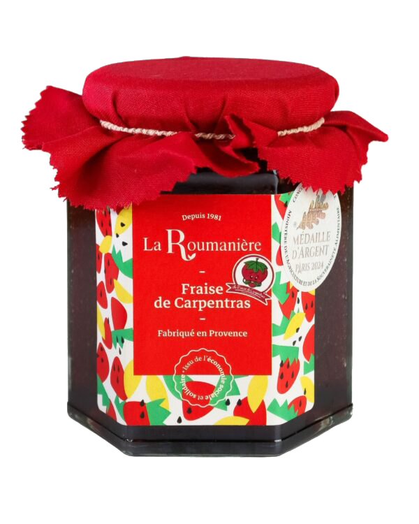 Un petit tas de fraises mûres, d'un rouge vif, avec des tiges vertes feuillues, sur un fond blanc.