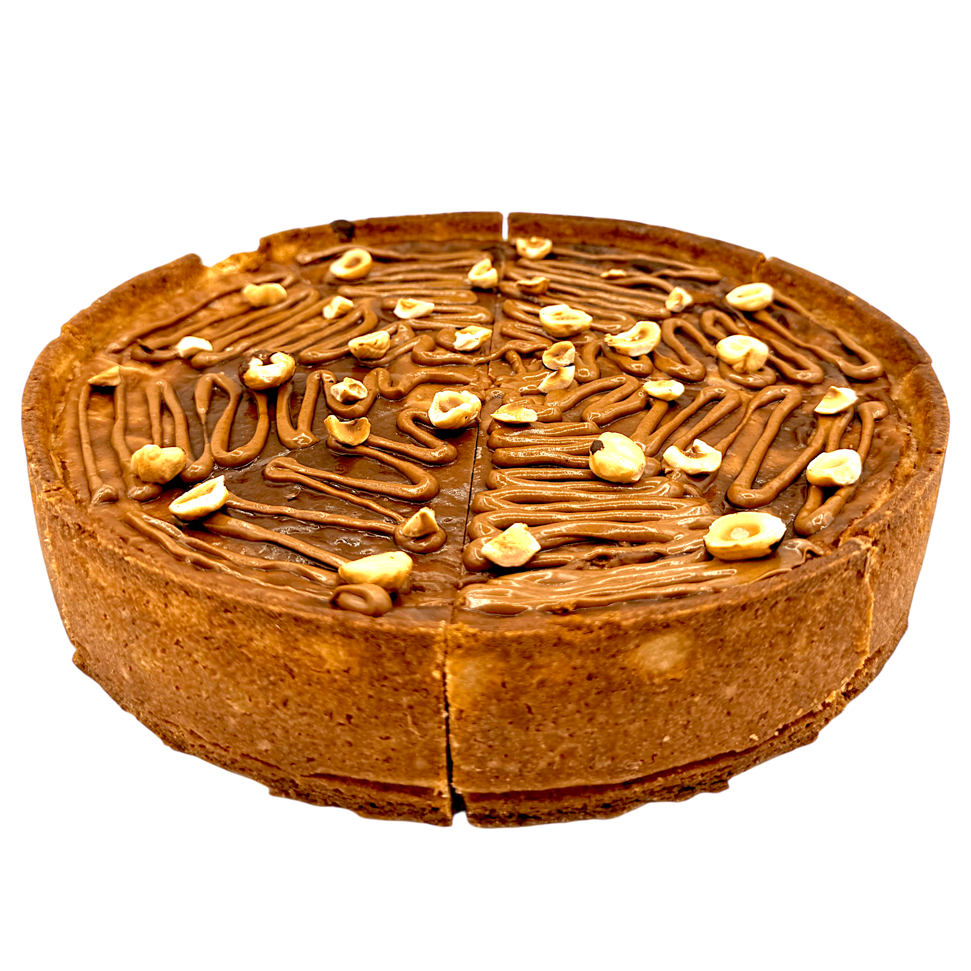 Une part de flan à la vanille, avec une croûte fine et caramélisée, sur fond blanc.