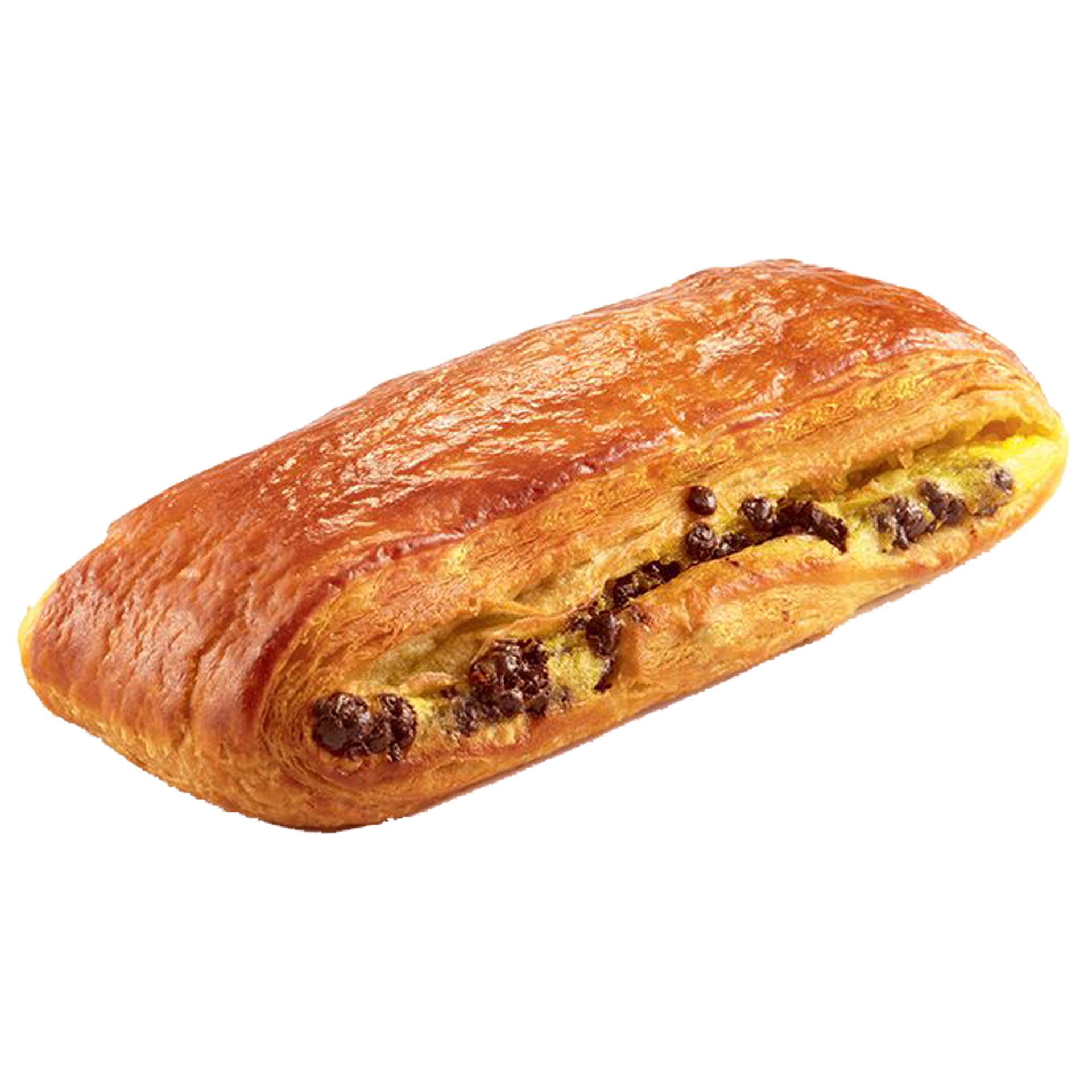 Un pain suisse doré avec des pépites de chocolat qui dépassent, sur fond blanc
