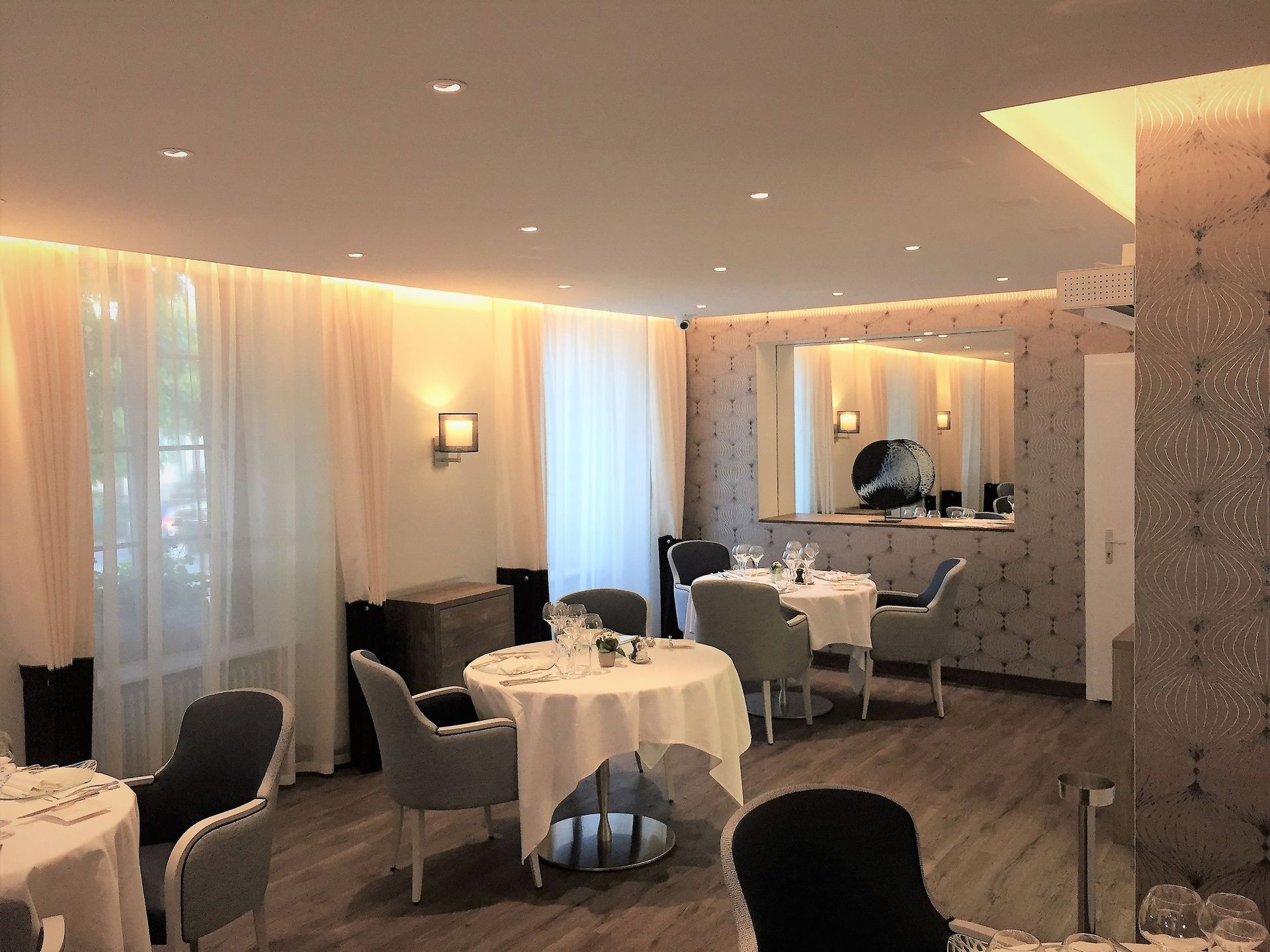 Tapisserie - Plafond suspendu