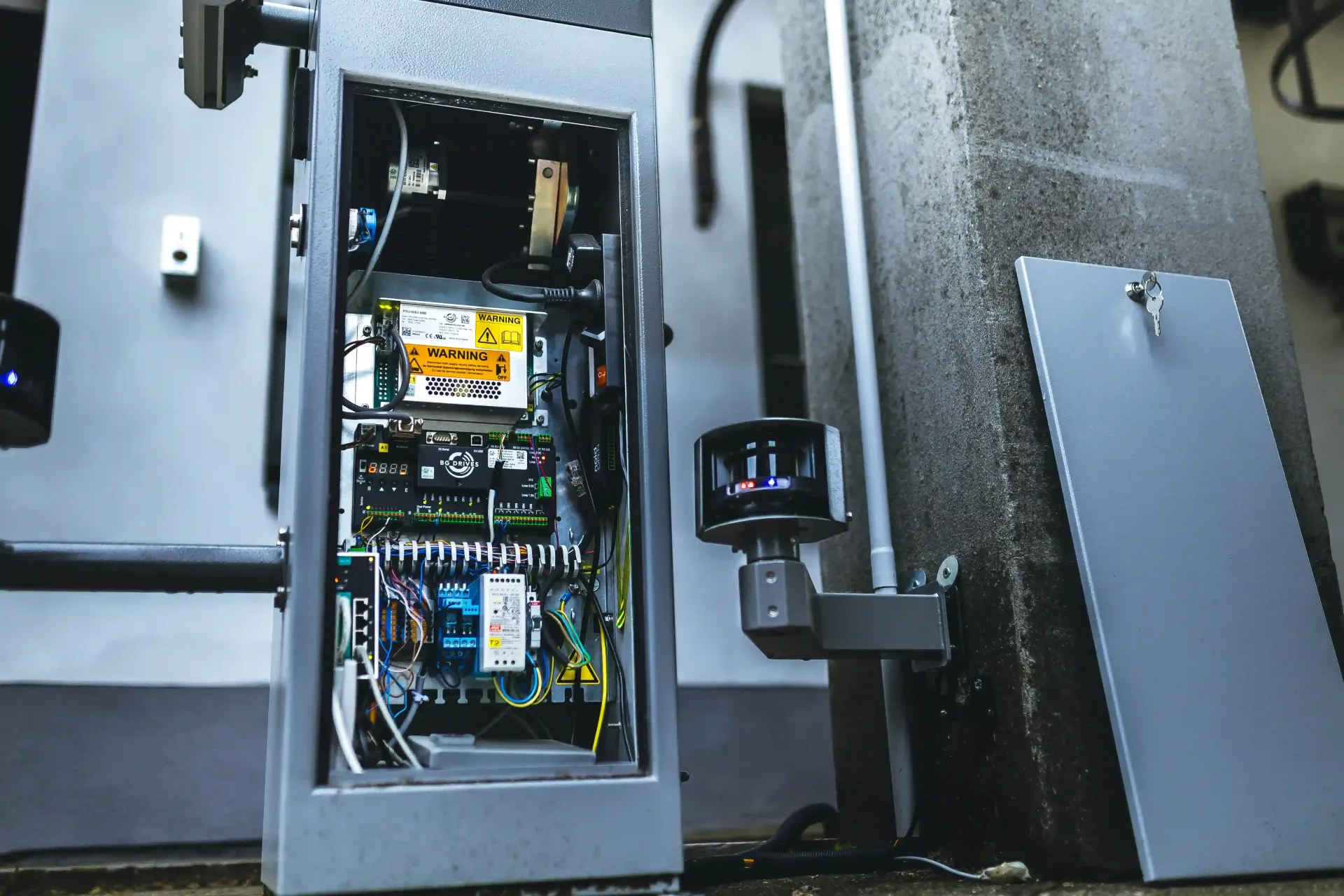 Technische Innenansicht Schrankenanlage