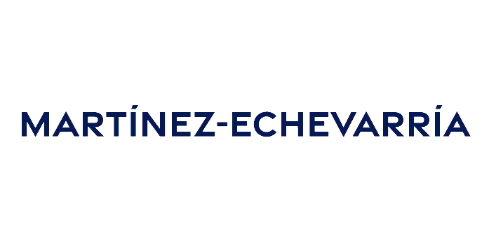 El logo de martinez-echevarria esta sobre un fondo blanco.
