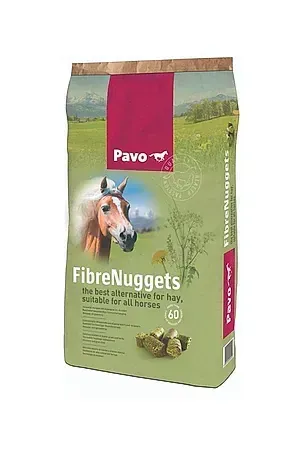 Bolsa de pienso para caballos Pavo FibreNuggets en envase verde con la imagen de un caballo.