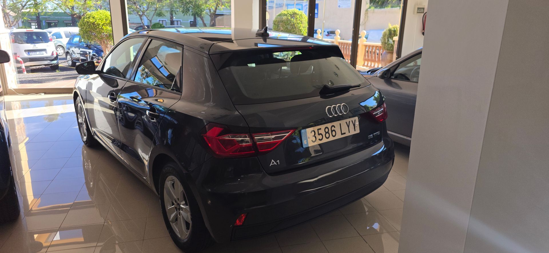 Venta de coches nuevos y de ocasión