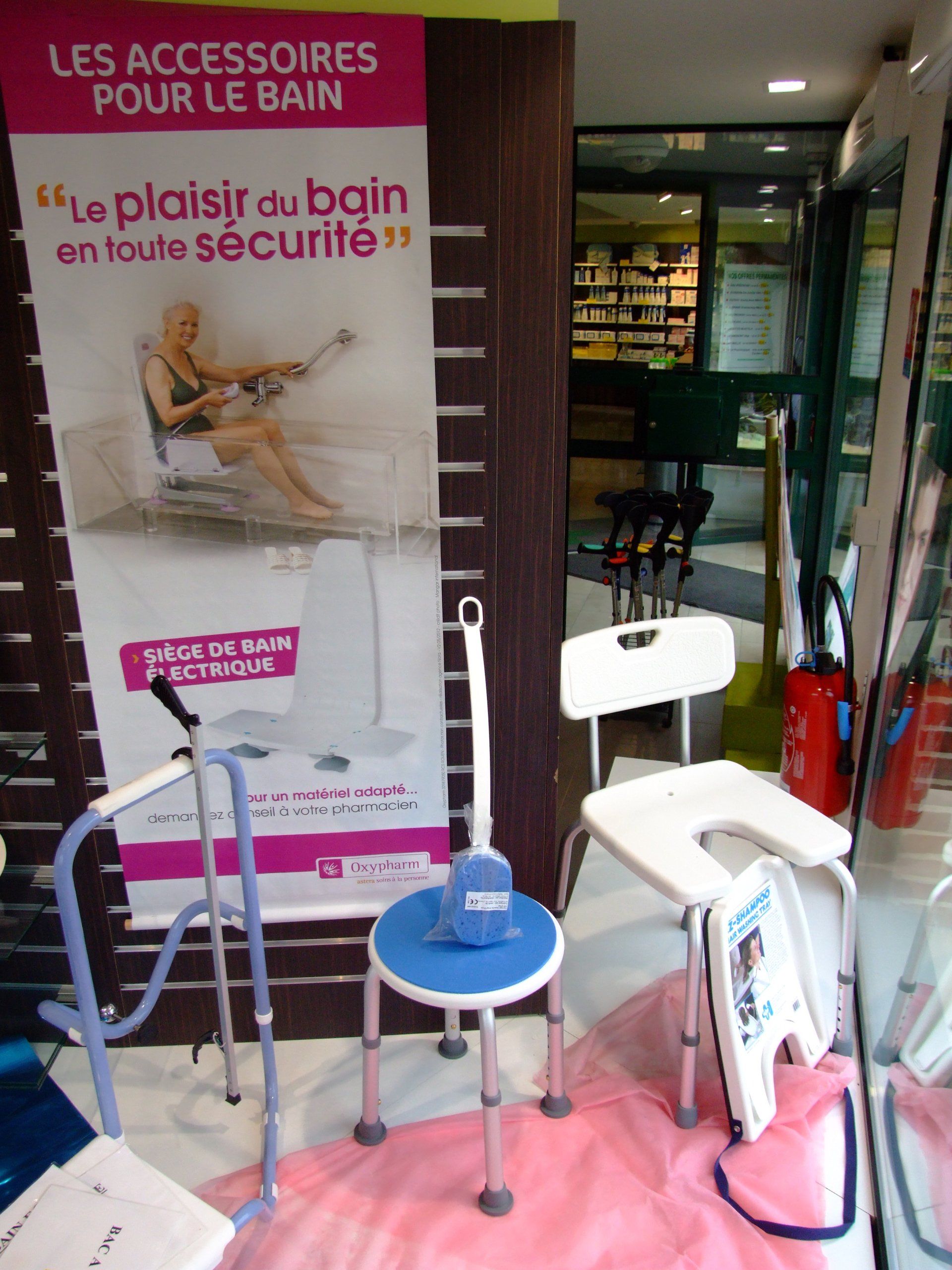 Chaise et béquilles