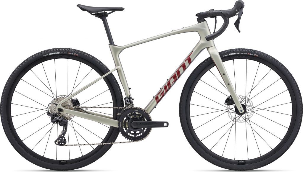 Ein Giant Defy Advanced Pro 1 ist ein Gravelbike mit Scheibenbremse.