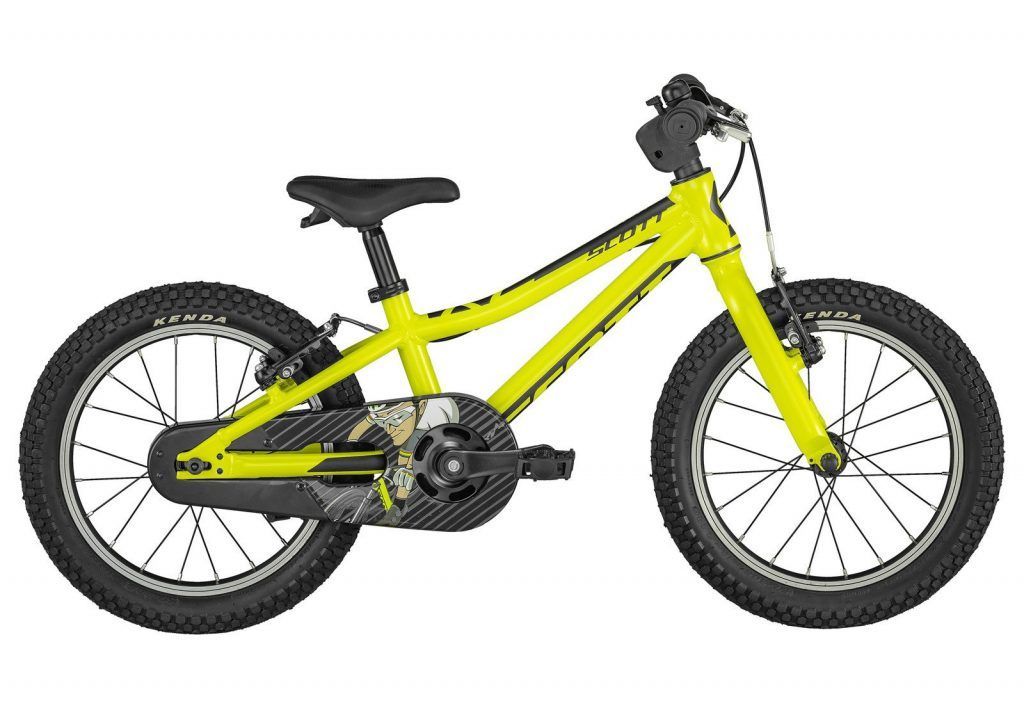 Ein blau-schwarzes Mountainbike auf weißem Hintergrund.