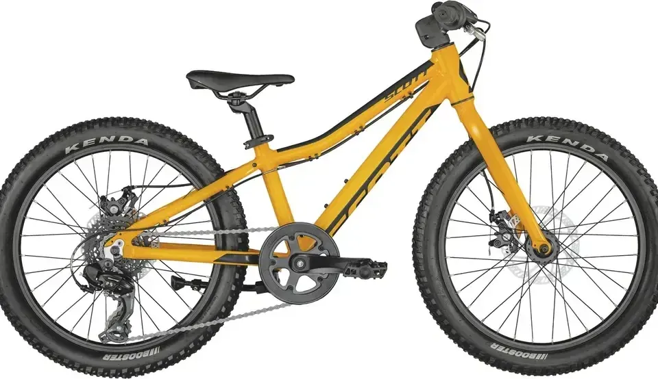 Ein gelbes Fahrrad mit schwarzen Reifen auf weißem Hintergrund.