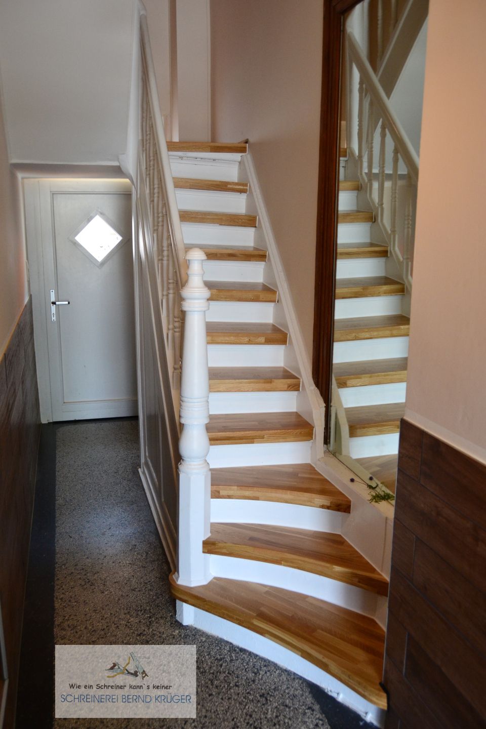 Treppe, die von der Bernd Krüger Schreinerei gefertigt wurde