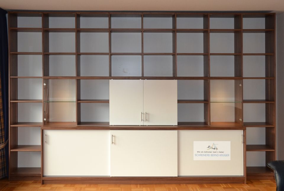 Einbauschrank, der von der Bernd Krüger Schreinerei gefertigt wurde