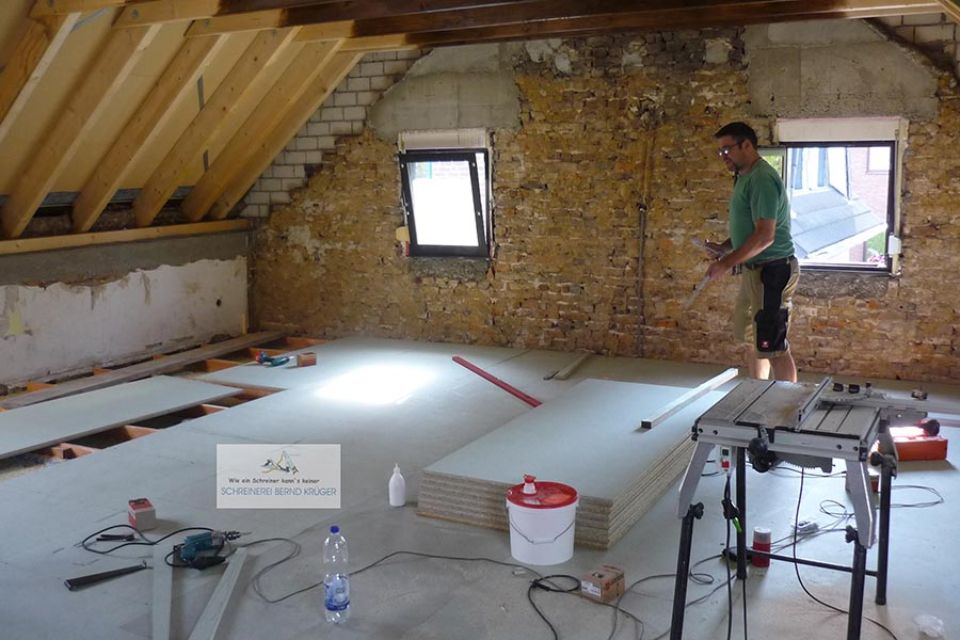 Dachausbau, der von der Bernd Krüger Schreinerei durchgeführt wird