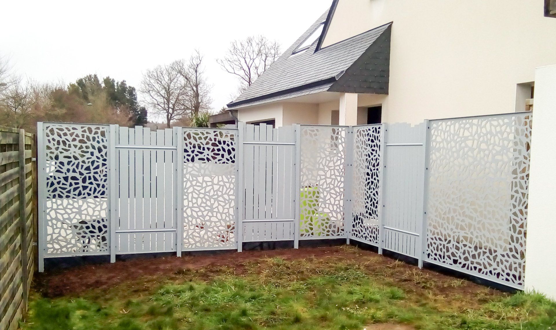 Clôture et panneaux style design