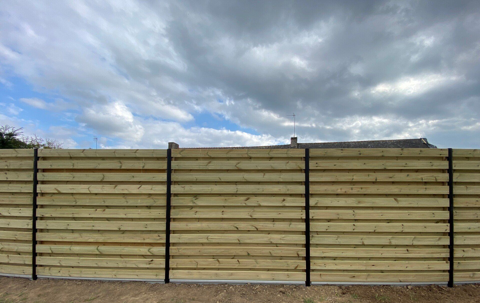 Clôture marron clair