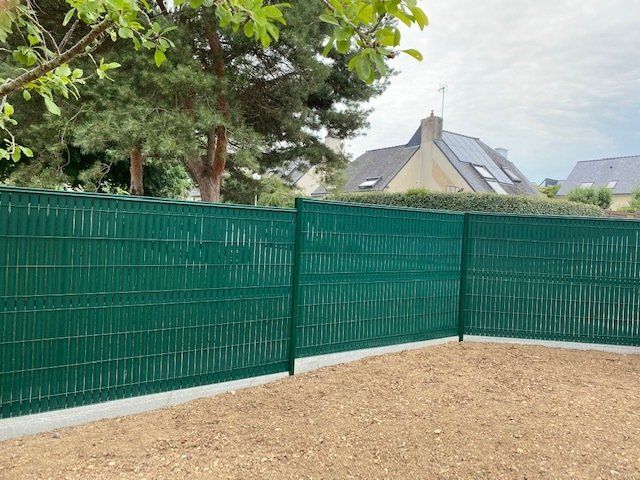 Grillage avec recouvrement opaque