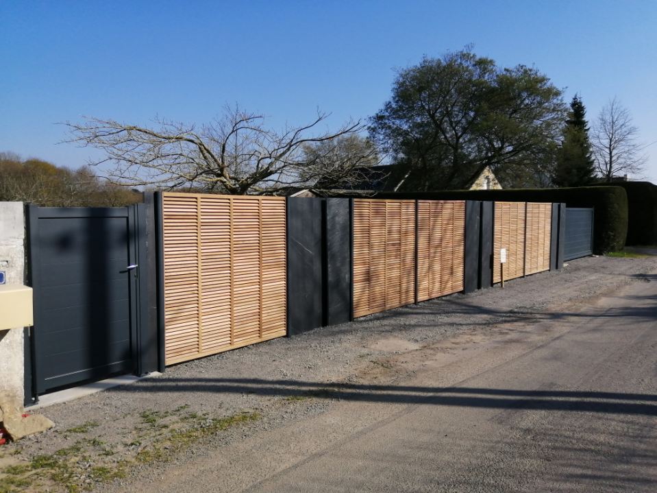 Claustra bois et palis ardoise