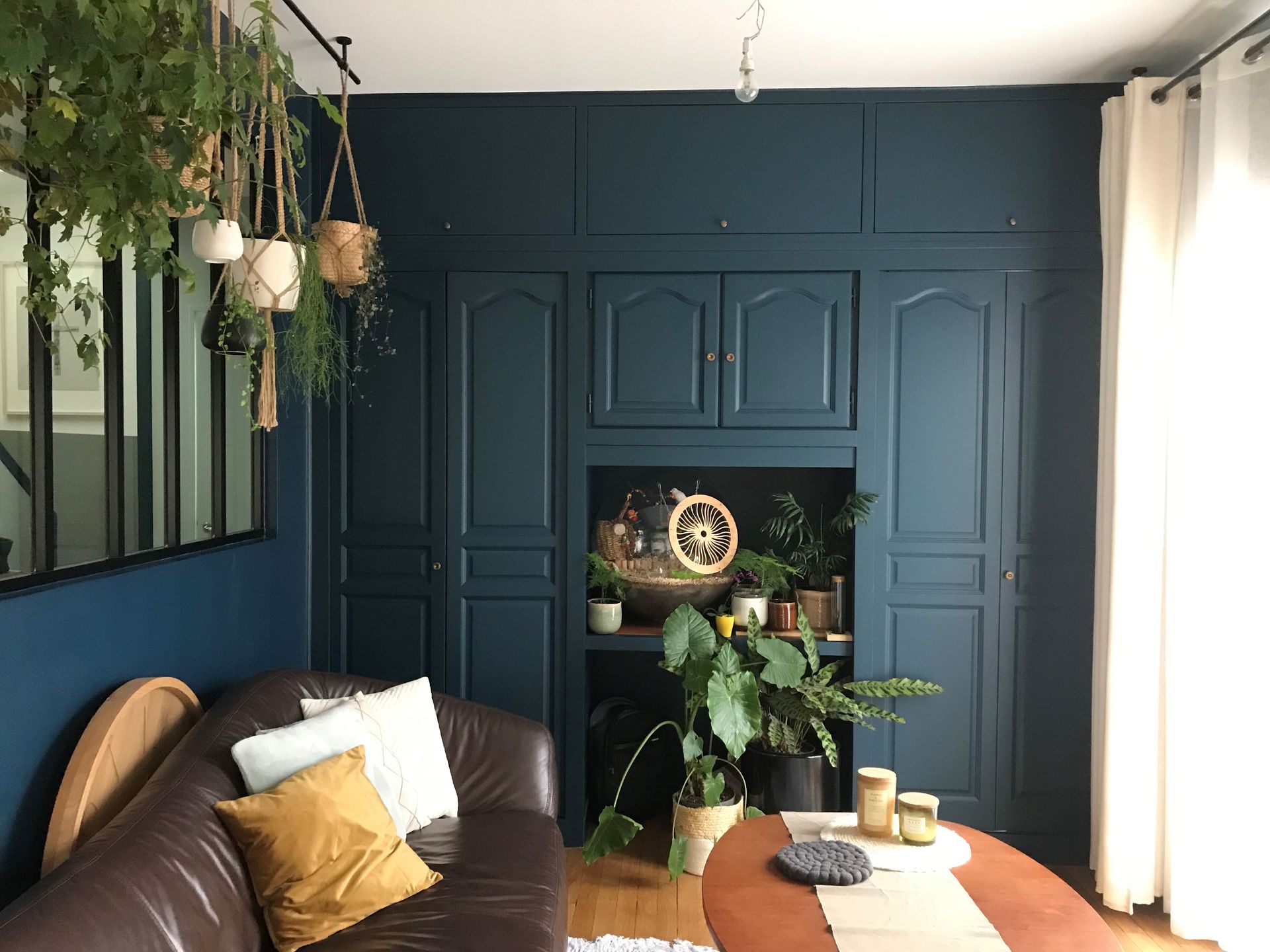 Photo après la rénovation d'un salon