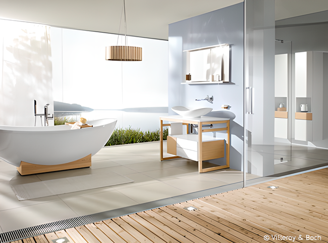 Ein Badezimmer mit Badewanne und Waschbecken