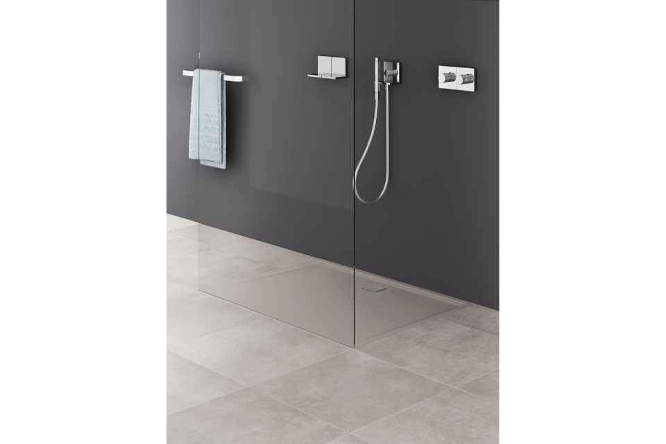 Bade- und Duschwanne