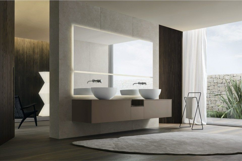 Badmöbel und Spiegel