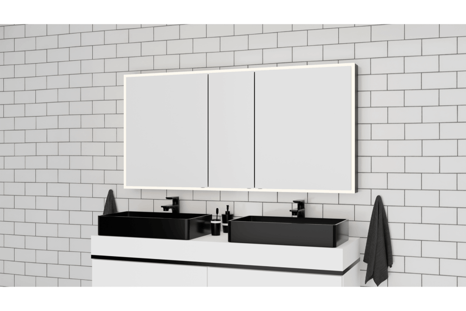 Badmöbel und Spiegel