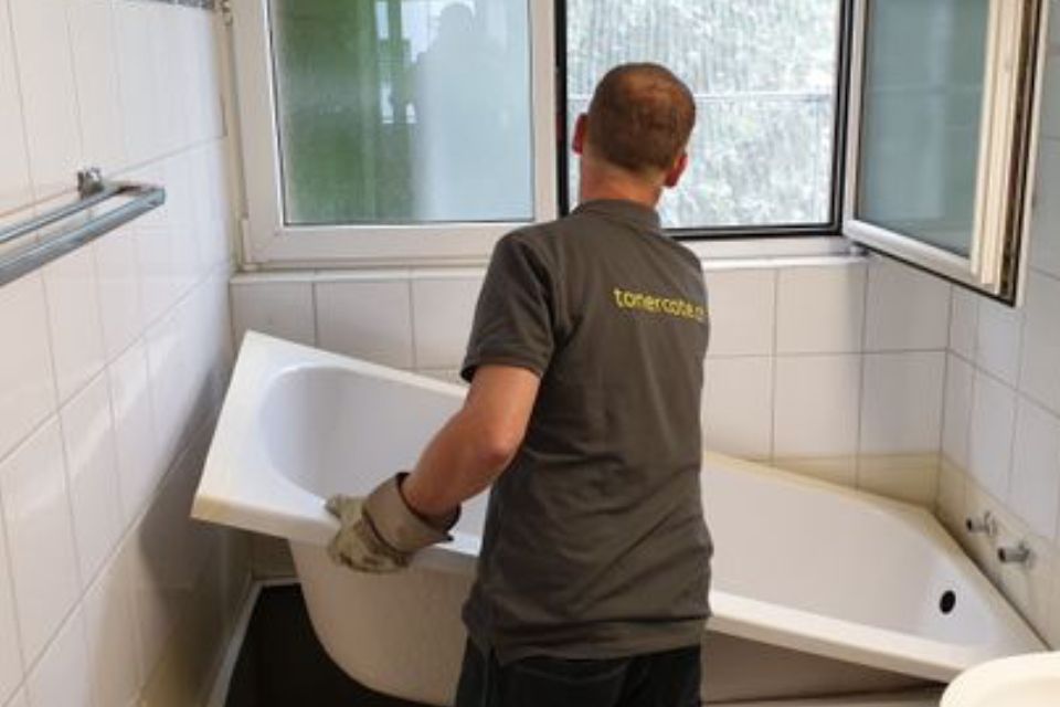 Neue Badewanne einfahren