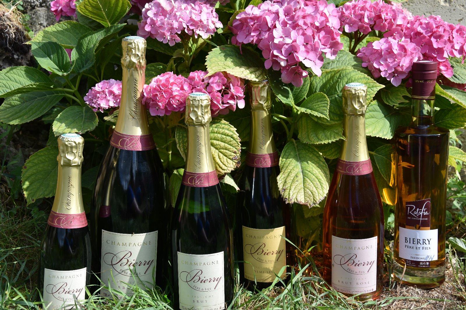 Notre gamme de champagnes et ratafia