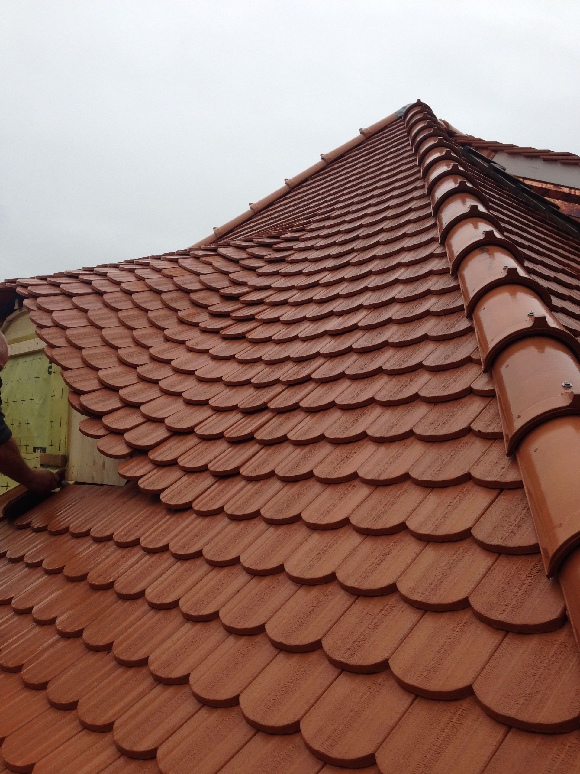 Haus mit neuem Ziegeldach - Thomi Bedachungen