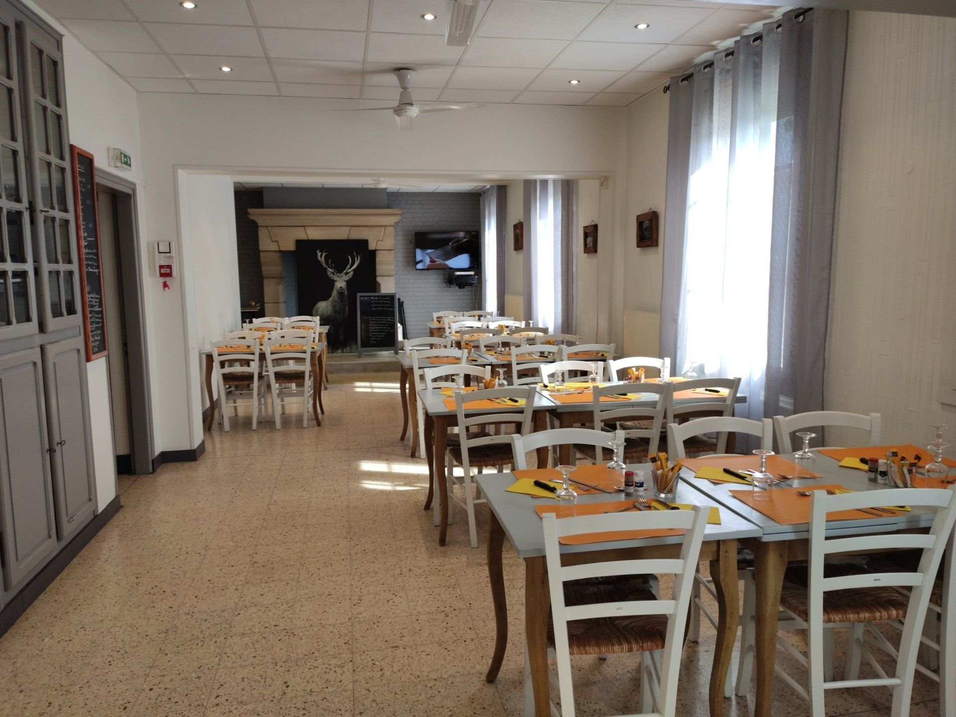 Salle du restaurant routier
