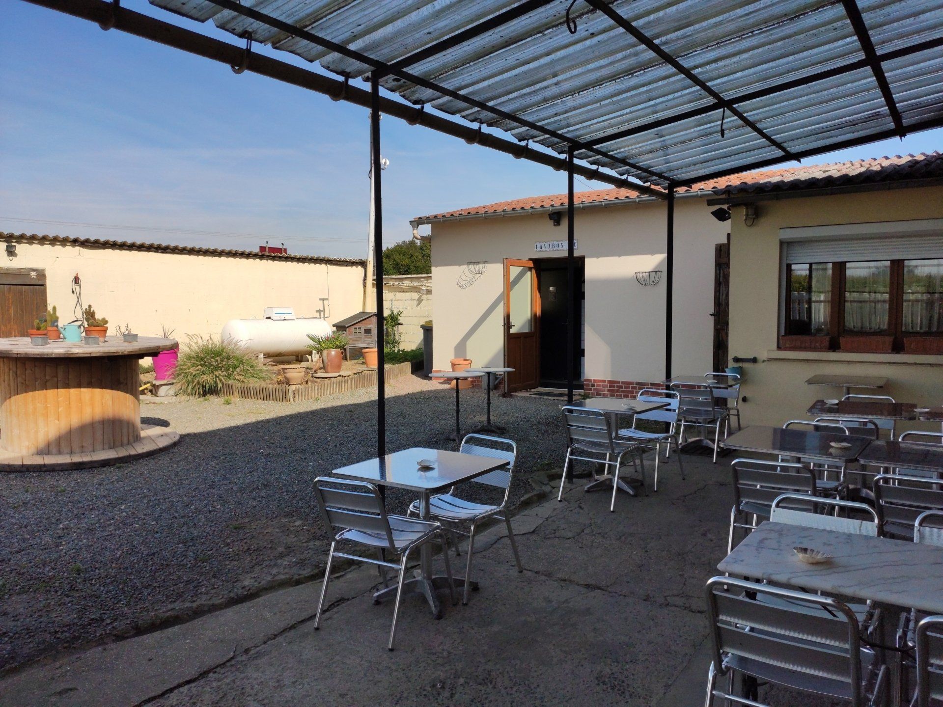 Terrasse du restaurant routier