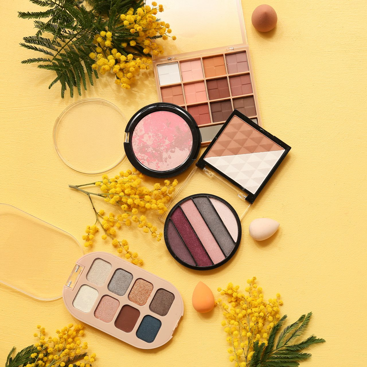 Fard à paupière et autre maquillage