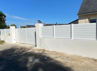 Une clôture en PVC