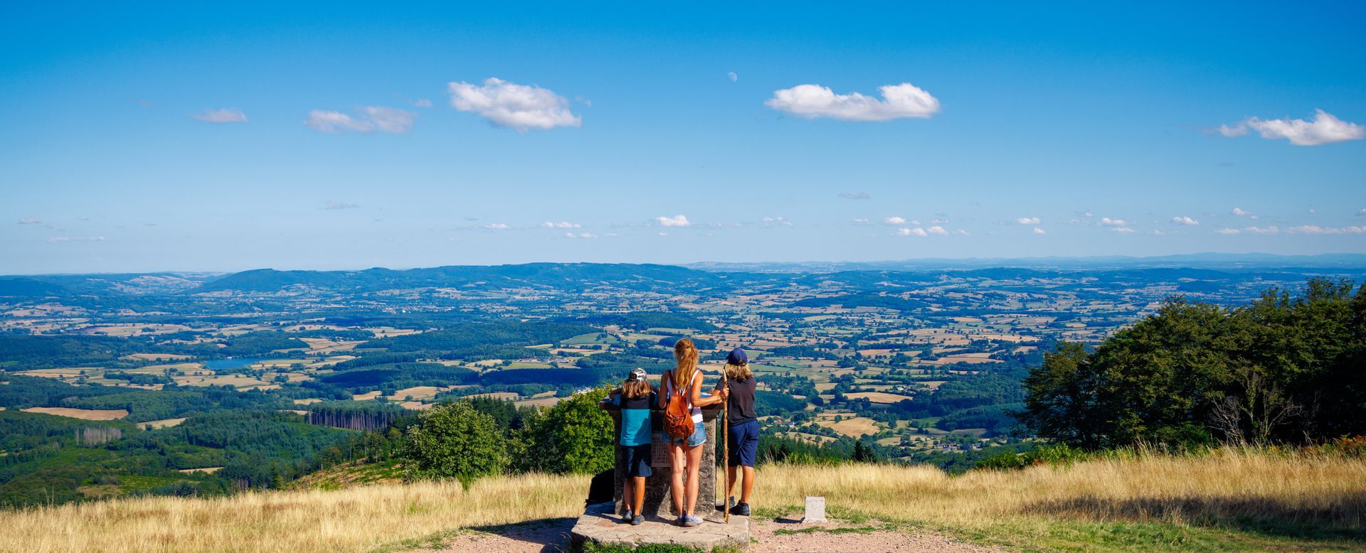 Famille au parc naturel du Morvan en Bourgogne 